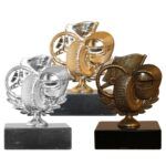 Motorstatuett i metall