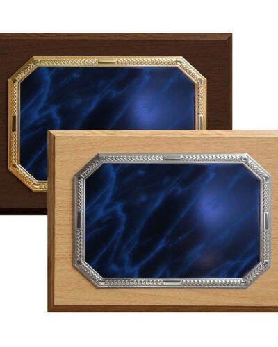 Plaketter i lyst eller mørk treverk